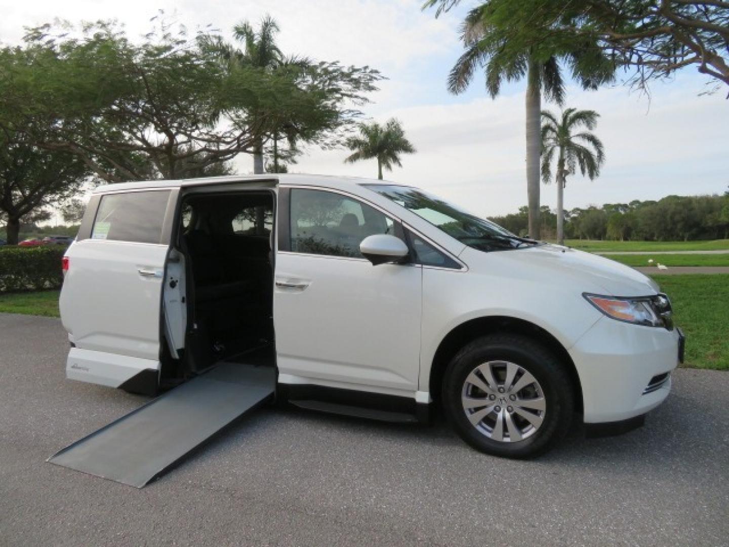 2016 White /Truffle Honda Odyssey (5FNRL5H63GB) , Automatic transmission, located at 4301 Oak Circle #19, Boca Raton, FL, 33431, (954) 561-2499, 26.388861, -80.084038 - You are looking at Gorgeous Pearl White Diamond 2016 Honda Odyssey EX-L VMI Northstar Handicap Wheelchair Conversion Van with 79K Original Miles, In-Floor Power Side Entry Ramp with Kneeling Van Function, Passenger Side 6 Way Transfer Seat, Quick Release Driver's Seat, Hand Controls, Tie Down System - Photo#47